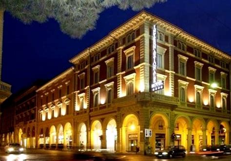 bologna hotels close to center of town